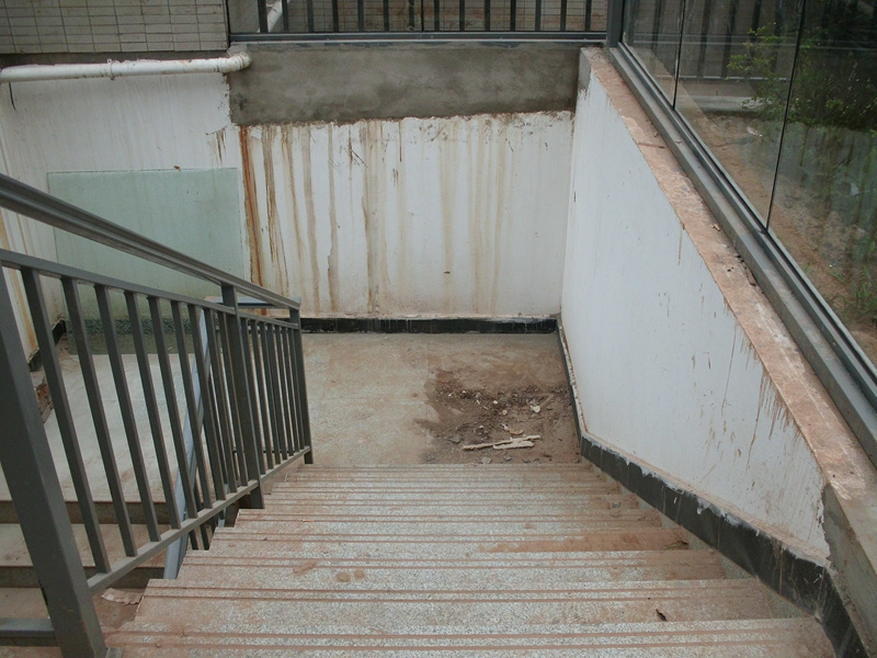 dirty outside stairs down